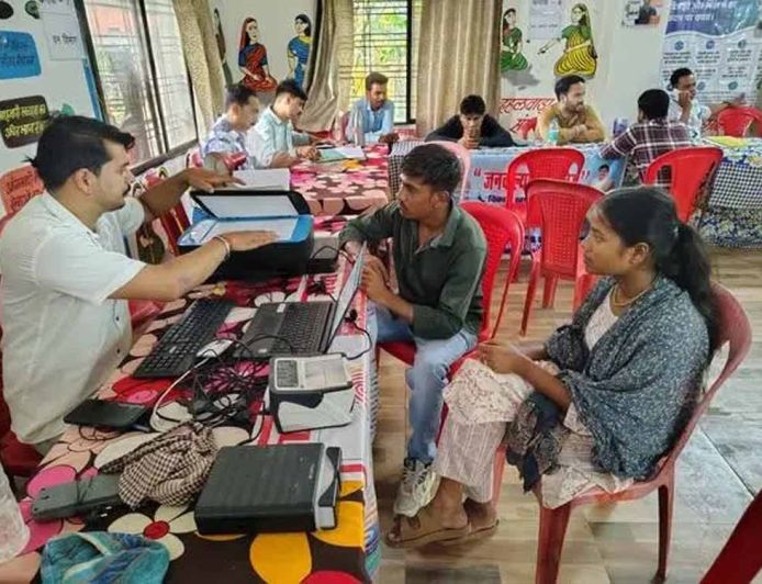 10 मिनट में बदला रिकॉर्ड, डूंगरदास को मिली योजनाओं की राहत