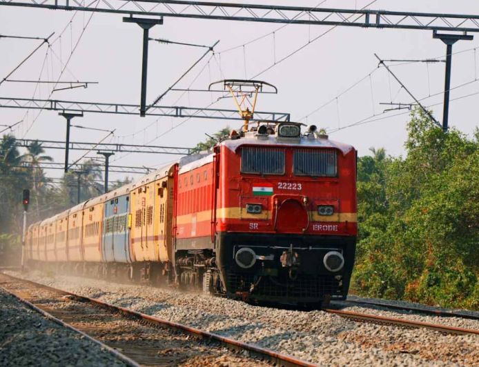 Indian Railways: बिहार को बड़ी सौगात, छपरा-दिल्ली एक्सप्रेस शुरू; पटना जंक्शन के विस्तार को भी मंजूरी