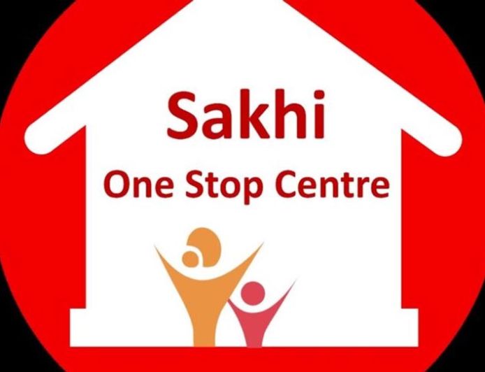 10 साल बाद फिर जुड़ा बिखरा परिवार, सखी की पहल से बेटियों को मिला माता-पिता का साथ
