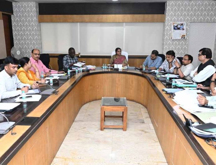 निर्माण और जन सुविधाएं विकसित करने के कार्यों को गति देने सक्रियता से करें मॉनिटरिंग - शंगीता आर