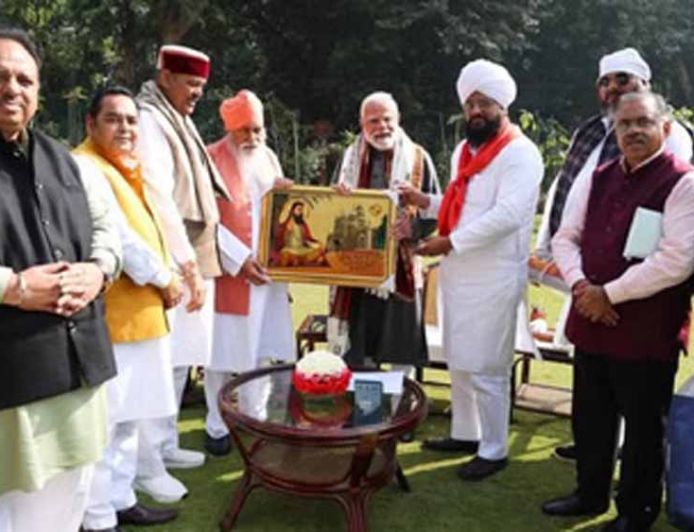पंजाब पहुंचे पद्मश्री संत निरंजन दास, एयरपोर्ट पर हुआ भव्य स्वागत