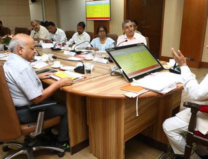 गुणवत्ता की निगरानी के मानक मापदंड किए जाए निर्धारित : राज्यपाल पटेल