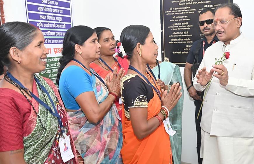 गाँव के द्वार पहुँची डिजिटल सरकार : बड़ेकनेरा का ‘सेवा सेतु’ मॉडल बना ग्रामीण सुशासन की नई मिसाल - मुख्यमंत्री विष्णुदेव साय