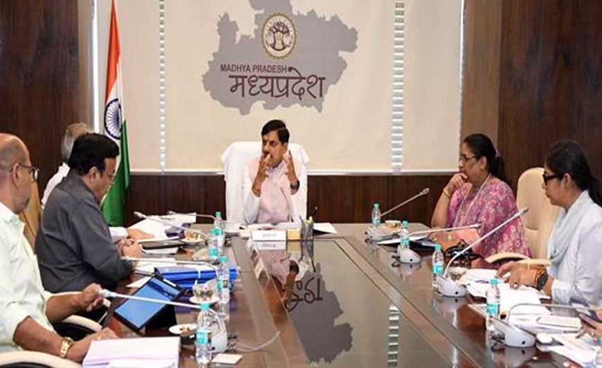 महिलाओं और बच्चों के कल्याण के लिए बेहतर कार्य करने वालों को प्रोत्साहन और लापरवाही बरतने वालों पर कड़ी कार्रवाई करें : मुख्यमंत्री डॉ. यादव