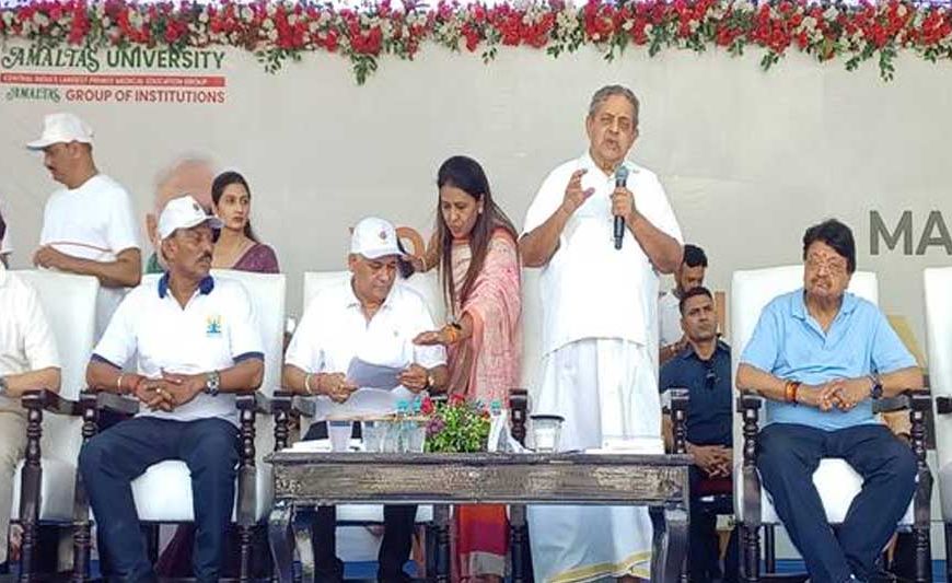 35 हजार से अधिक छात्रों, प्राध्यापकों ने सामूहिक योग कर बनाया विश्व रिकॉर्ड