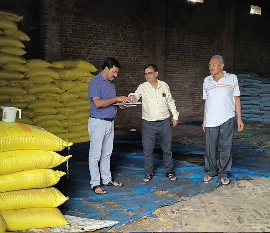 बिलासपुर में खाद माफियाओं पर बड़ी कार्रवाई, छापेमारी में पकड़ा गया अवैध स्टॉक