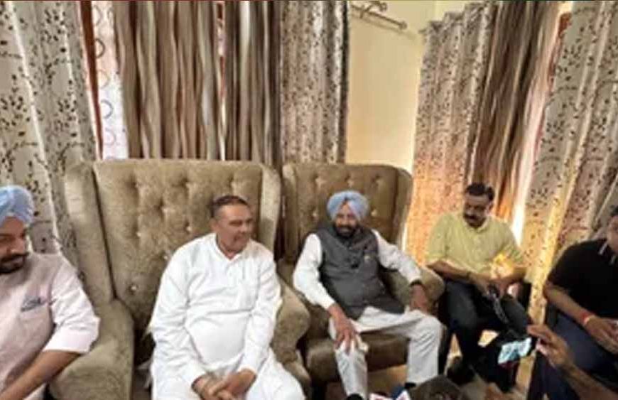 ढिल्लों के पदभार समारोह से निकले चुनावी संकेत, जाखड़ ने जाति-धर्म की राजनीति पर साधा निशाना