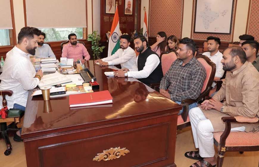 दिल्ली में केंद्रीय मंत्री चिराग पासवान से मिली मध्य प्रदेश लोजपा की टीम; प्रदेश में संगठन विस्तार और जमीनी मजबूती पर हुई सार्थक चर्चा