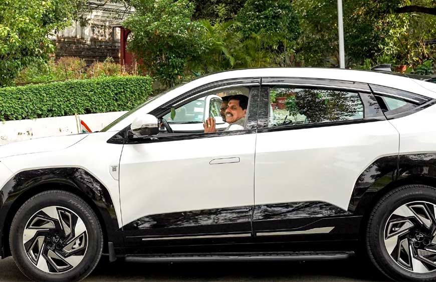 इलेक्ट्रिक कार में सफर करेंगे CM मोहन यादव, गाड़ी नंबर में छिपा खास संदेश बना चर्चा का विषय