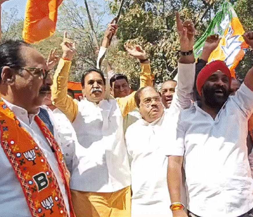 छत्तीसगढ़ निकाय चुनाव में भाजपा-कांग्रेस में कांटे की टक्कर, 3 नगर पंचायत BJP तो 2 पर कांग्रेस का कब्जा
