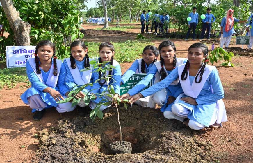 हरित विकास, जल संरक्षण और जनभागीदारी से पर्यावरणीय समृद्धि की ओर बढ़ता छत्तीसगढ़