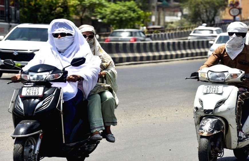 पंजाब में भीषण गर्मी का कहर! 12 से 4 बजे तक घर से बाहर निकलने से बचें, 44°C के पार पहुंचा पारा