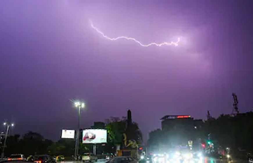 झारखंड में वज्रपात से 3 की मौत, कई जिलों में बारिश का अलर्ट