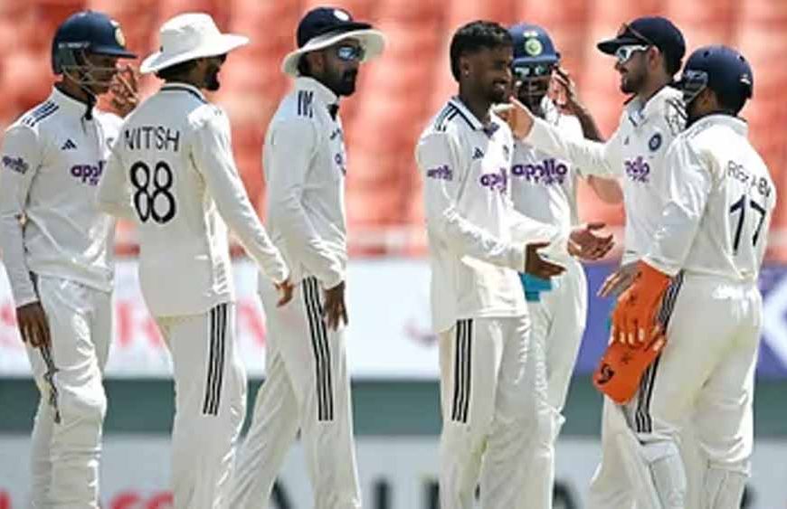 भारत ने अफगानिस्तान को पारी और 300 रनों से हराया