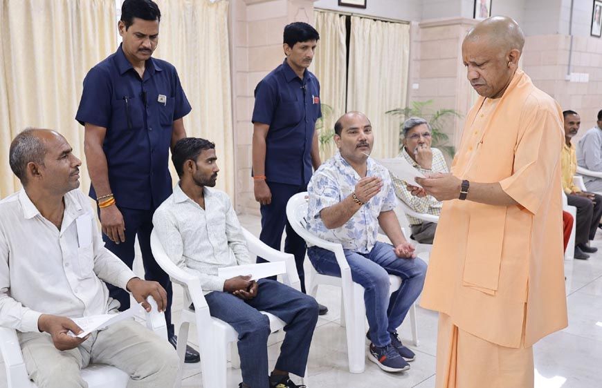 किसी भी निर्धन या जरूरतमंद की शिक्षा को बाधित नहीं होने देगी सरकारः मुख्यमंत्री