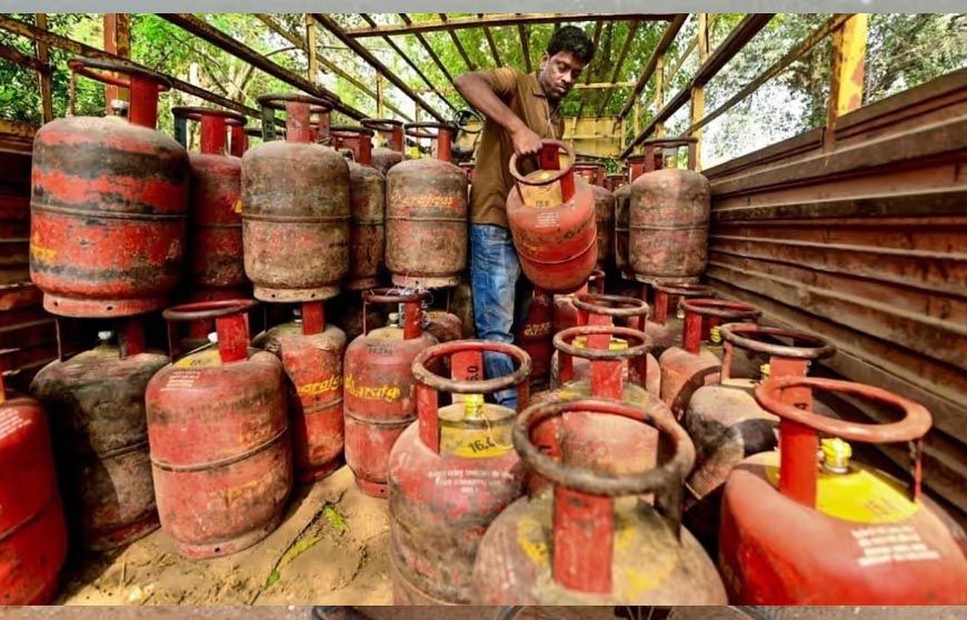 उज्ज्वला योजना के नियमों में बड़ा बदलाव, 10 करोड़ परिवारों पर पड़ेगा असर; LPG को लेकर सरकार का नया फैसला