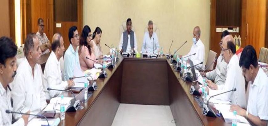 आयुर्वेद और योग को जन-जन तक पहुँचाकर स्वस्थ समाज का निर्माण करें: आयुष मंत्री परमार