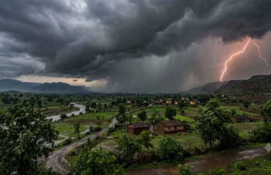 झारखंड में मौसम का यू-टर्न: रांची समेत कई जिलों में ऑरेंज अलर्ट, 60 किमी रफ्तार से चलेंगी हवाएं