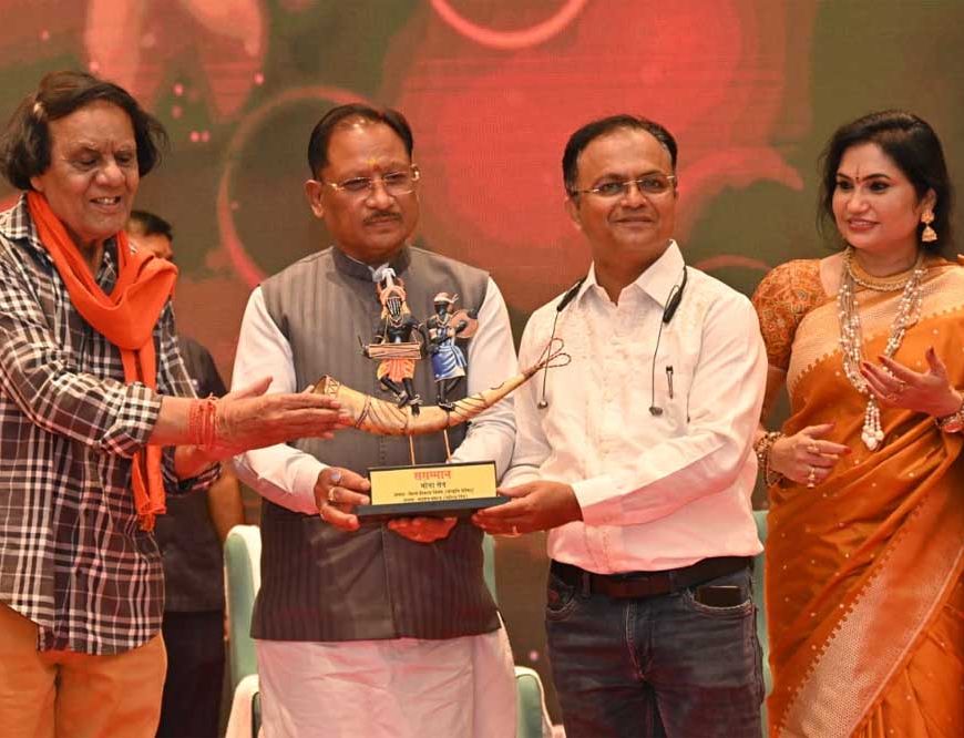 फिल्में समाज में सकारात्मक बदलाव की सशक्त माध्यम हैं - मुख्यमंत्री  विष्णु देव साय
