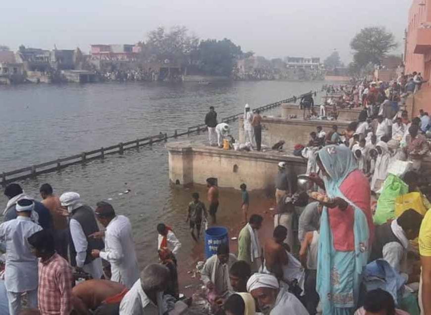 सोमवती अमावस्या पर पिंडारा तीर्थ में उमड़ा आस्था का सैलाब, लाखों श्रद्धालुओं ने लगाई डुबकी