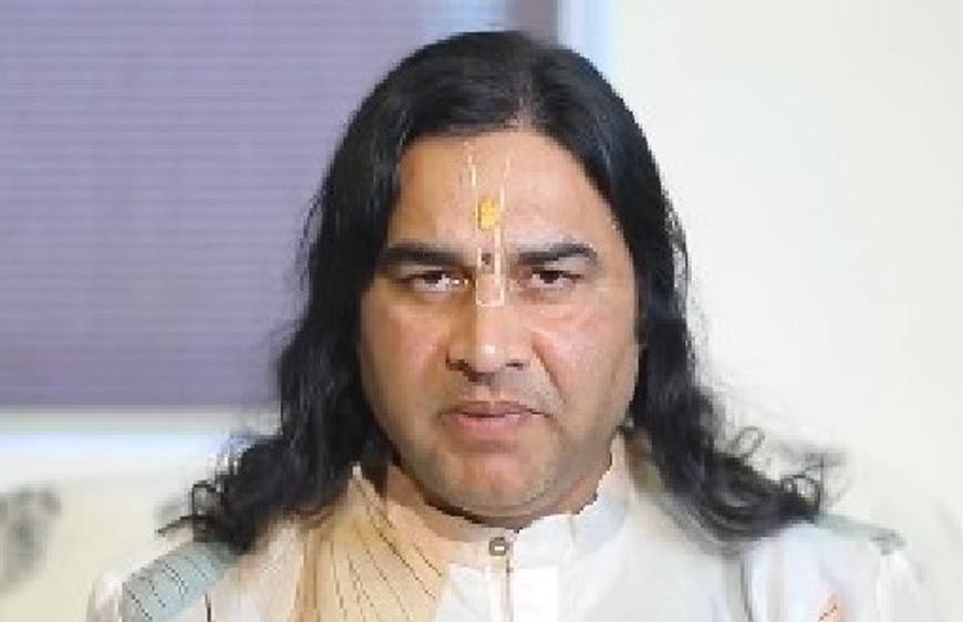देवकीनंदन ठाकुर ने विवाह परंपराओं पर उठाए सवाल, मंदिरों के लिए सनातन बोर्ड की मांग