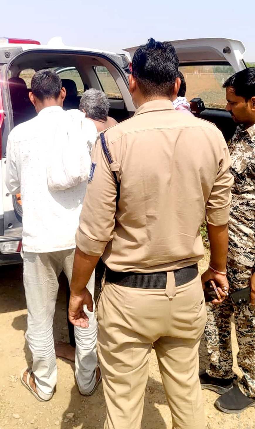 मुरैना के डायल-112 हीरोज कुएँ में गिरकर घायल हुए 45 वर्षीय व्यक्ति को पहुँचाया अस्पताल