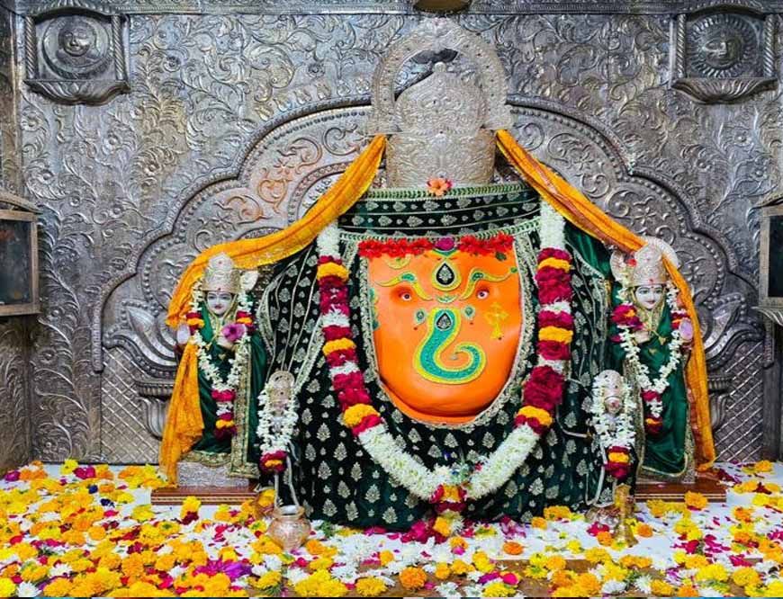 खजराना गणेश मंदिर में स्वर्णिम श्रृंगार, गणेशजी के साथ रिद्धि-सिद्धि भी पहनेंगी सोने के मुकुट