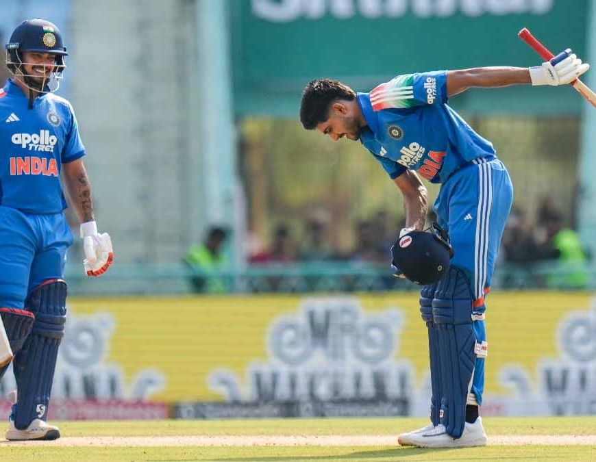 भारत ने 402 रन बनाए, अफगानिस्तान की रनचेज जारी