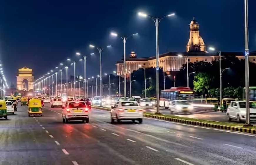 दिल्ली की सड़कों पर लगेंगी संगीतमय स्मार्ट स्ट्रीट लाइट्स, सरकार ने EMI मॉडल को दी मंजूरी