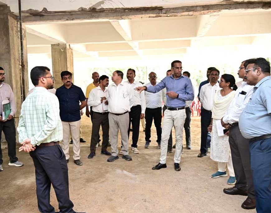 लोक निर्माण विभाग के सचिव ने निर्माणाधीन कंपोजिट बिल्डिंग के कार्यों का किया निरीक्षण
