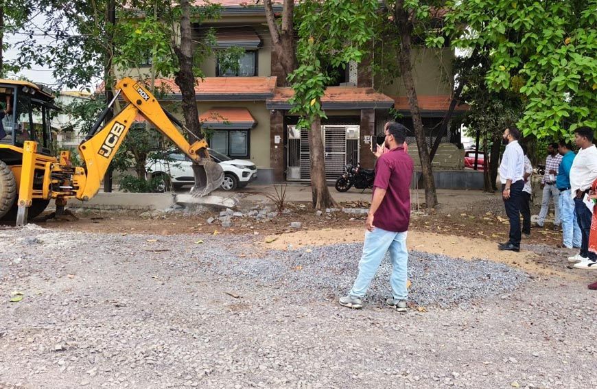सेजबहार फेस-1 कॉलोनी की भूमि से गृह निर्माण एवं अधोसंरचना विकास मंडल ने हटाया अतिक्रमण