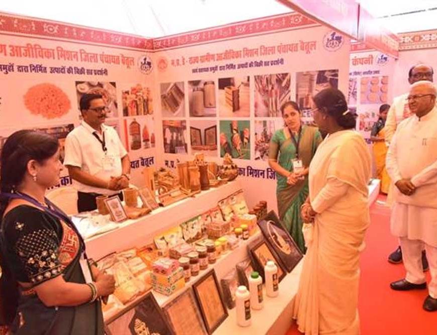 नारी सशक्तिकरण और आत्मनिर्भर भारत की संकल्पना को साकार करने सभी की सहभागिता जरूरी : राष्ट्रपति  मुर्मु