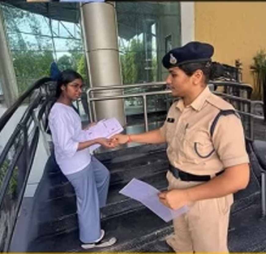 NEET परीक्षा में सख्ती: चोटी का क्लचर, बाली और कलावा तक उतरवाया, इंदौर में कड़ी जांच
