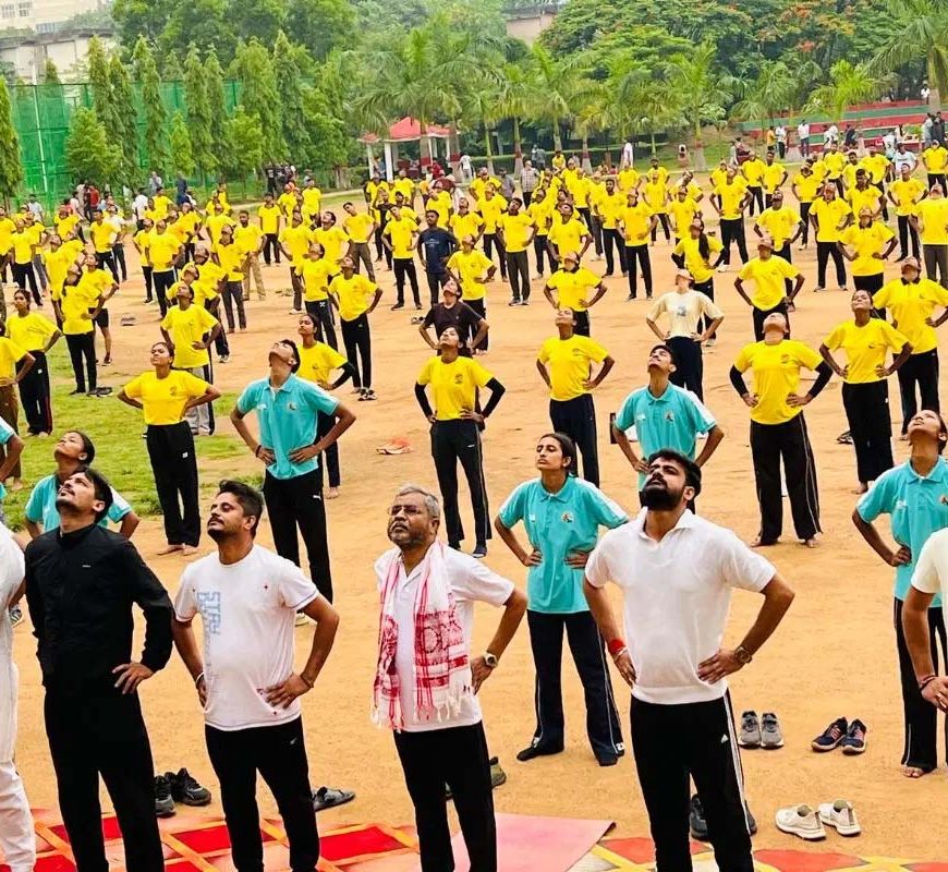 झारखंड में योग दिवस की धूम, हजारों लोगों ने किया सामूहिक योगाभ्यास