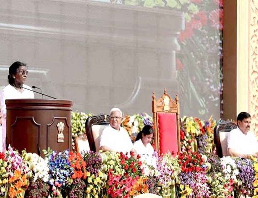 विश्‍व को भारत का अमूल्‍य उपहार है योग: राष्‍ट्रपति  मुर्मु