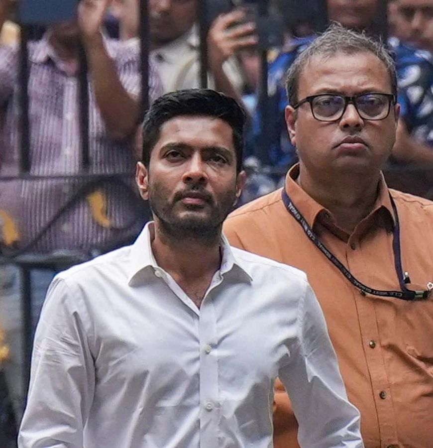 ममता बनर्जी और अभिषेक बनर्जी: टीएमसी की सत्ता में परिवार बनाम संगठन की जंग तेज