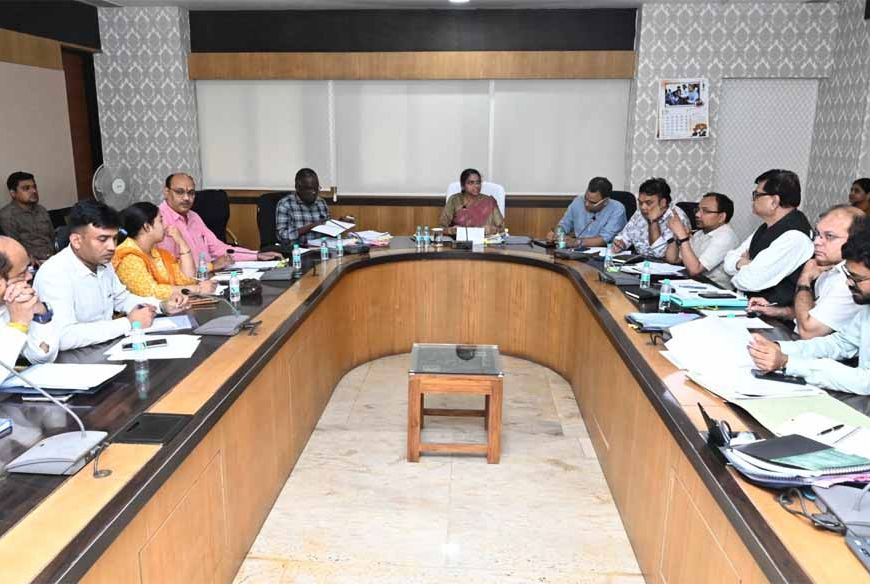 निर्माण और जन सुविधाएं विकसित करने के कार्यों को गति देने सक्रियता से करें मॉनिटरिंग - शंगीता आर