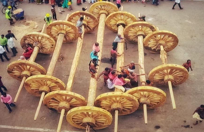 पुरी रथयात्रा 2026: रथ निर्माण कार्य ने पकड़ी रफ्तार, मूर्तिकारों की अद्भुत कलाकारी ने मोहा मन