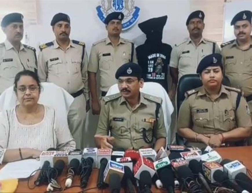 जीआरपी जबलपुर ने त्वरित कार्रवाई कर ट्रेन में चोरी गए आभूषण एवं सामान को मात्र दो घंटे में किया बरामद