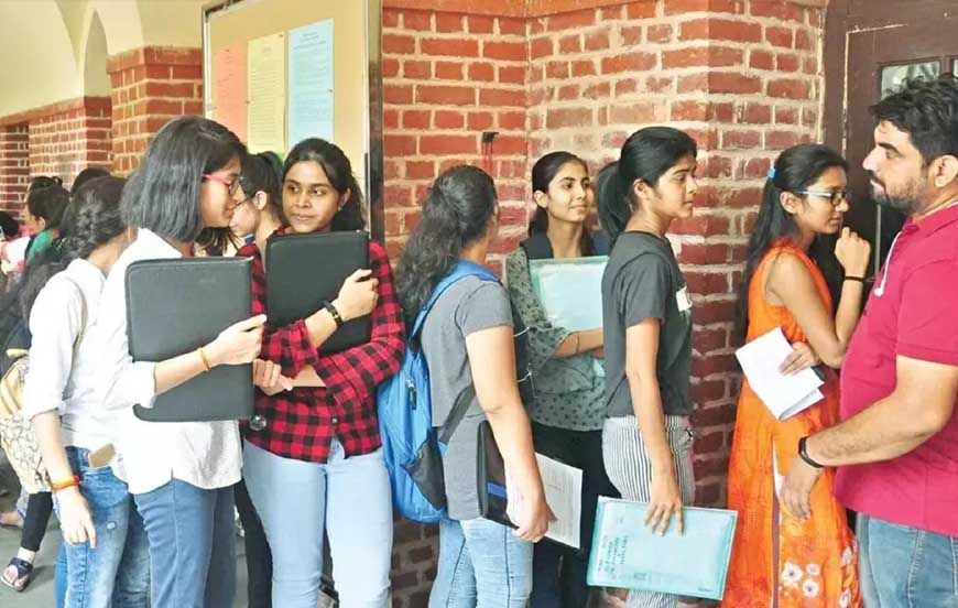 MP के लाखों छात्रों को बड़ी राहत! सस्ती हो सकती है इंजीनियरिंग की पढ़ाई, निजी कॉलेजों ने भेजा शुल्क कटौती प्रस्ताव