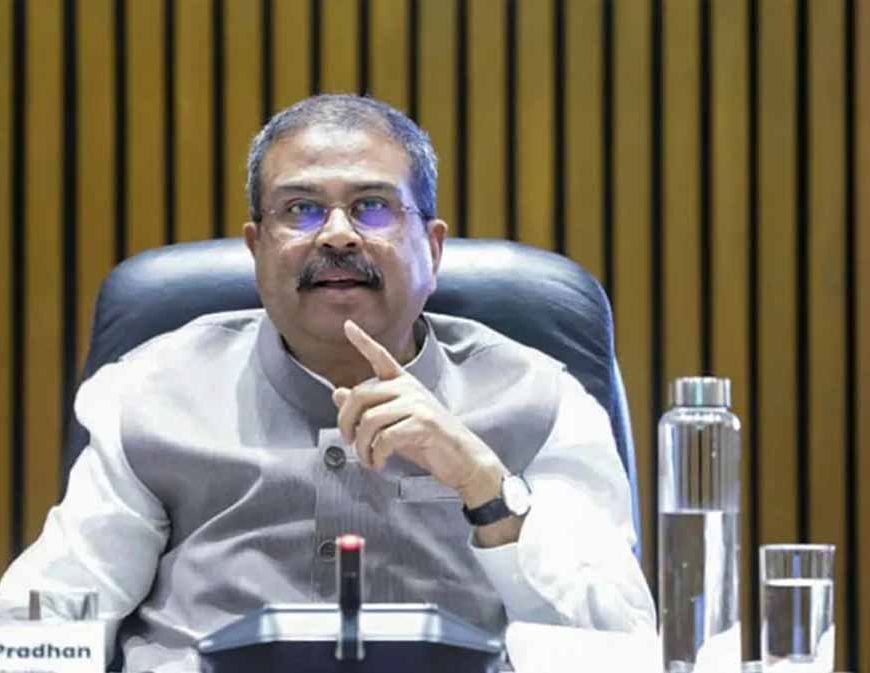पेपर लीक मामले पर कांग्रेस का केंद्र सरकार पर हमला, केंद्रीय मंत्री धर्मेंद्र प्रधान का किया घेराव