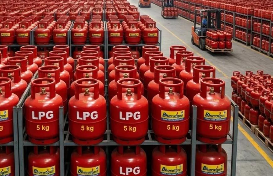 LPG Rule Change: कच्चा तेल सस्ता होते ही बड़ा फैसला, आज से हटीं ये पाबंदियां, उपभोक्ताओं को राहत