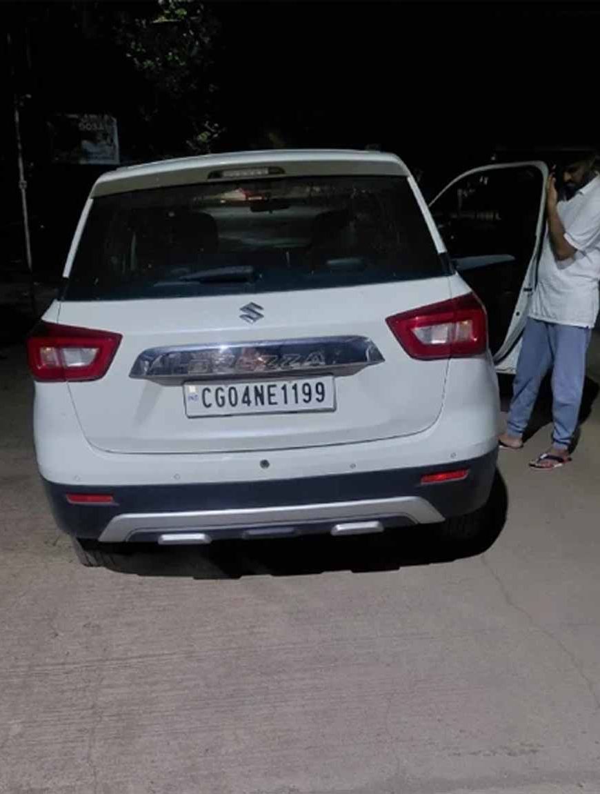 कार-बाइक की टक्कर में दो पत्रकार घायल, कुचलने की कोशिश का गंभीर आरोप