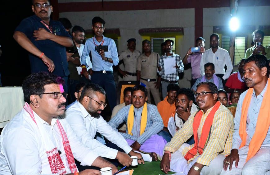 रायपुर : किसकोड़ो, जहां कभी लगती थी नक्सलियों की चौपाल, वहीं उप मुख्यमंत्री शर्मा ने लगाई जनचौपाल