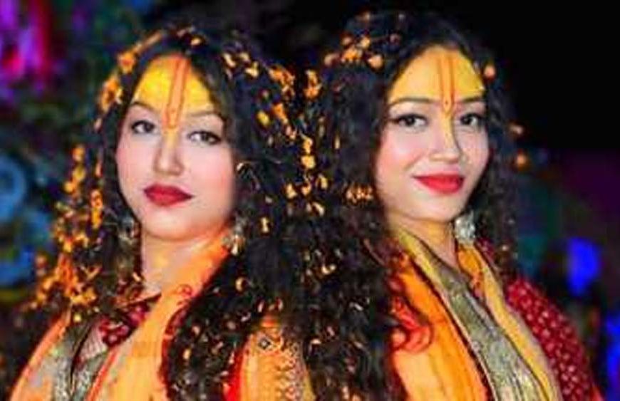 गोण्डा की दो बहनें श्रुतिका-रितिका बंकू: पढ़ाई के साथ भक्ति गायन में बना रहीं राष्ट्रीय पहचान