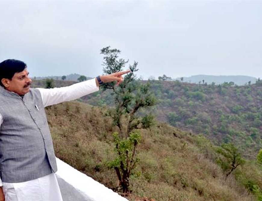 मुख्यमंत्री डॉ. यादव ने बैतूल के हिल स्टेशन कुकरू में देखा सनसेट पॉइंट
