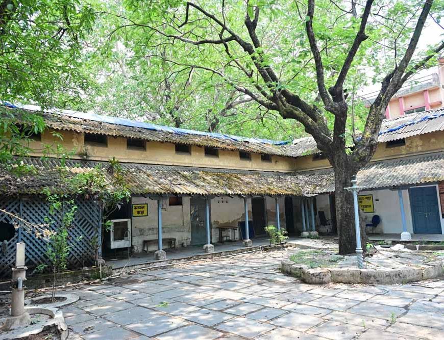 दुर्ग में 100 साल पुराने DEO कार्यालय भवन का होगा नवनिर्माण, जल्द शुरू होगा काम