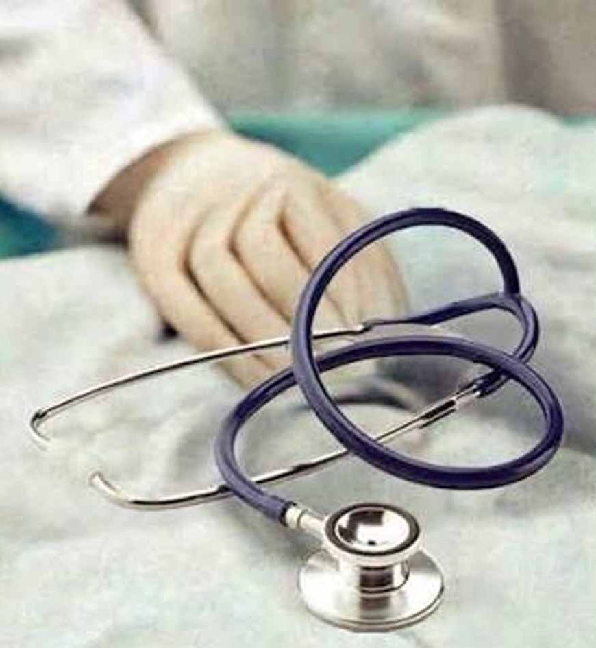 विदेशी डॉक्टरों को प्रैक्टिस की अनुमति पर स्वास्थ्य मंत्री का पलटवार, बोले- बयानबाजी छोड़ छत्तीसगढ़ की भी करें चिंता