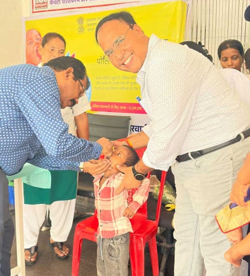 दो बूंदों से सुरक्षित बचपन की ओर बढ़ा जीपीएम, राष्ट्रीय पल्स पोलियो अभियान का शुभारंभ, 53 हजार से अधिक बच्चों को पोलियो की खुराक पिलाने का लक्ष्य