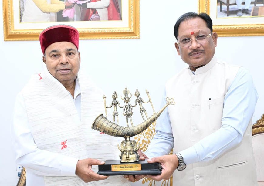 मुख्यमंत्री विष्णुदेव साय से कर्नाटक के राज्यपाल श्री थावरचंद गहलोत ने की सौजन्य भेंट